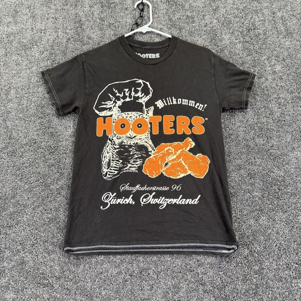 Hooters Shirt Mens Small Gray Zurich Switzerland Willkommen Graphic Wings Tee
